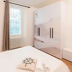 Dn Art - D First Floor With View Terrace And Hot Tub Apartment