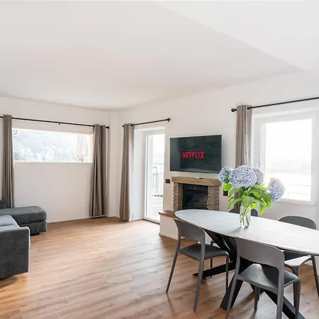 Apartment Dn Art - D First Floor With View Terrace And Hot Tub Blevio
