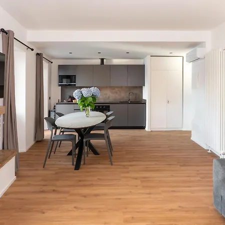 Dn Art - D First Floor With View Terrace And Hot Tub Apartment Blevio
