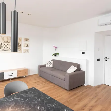 Appartement Dn Art - D First Floor With View Terrace And Hot Tub Blevio