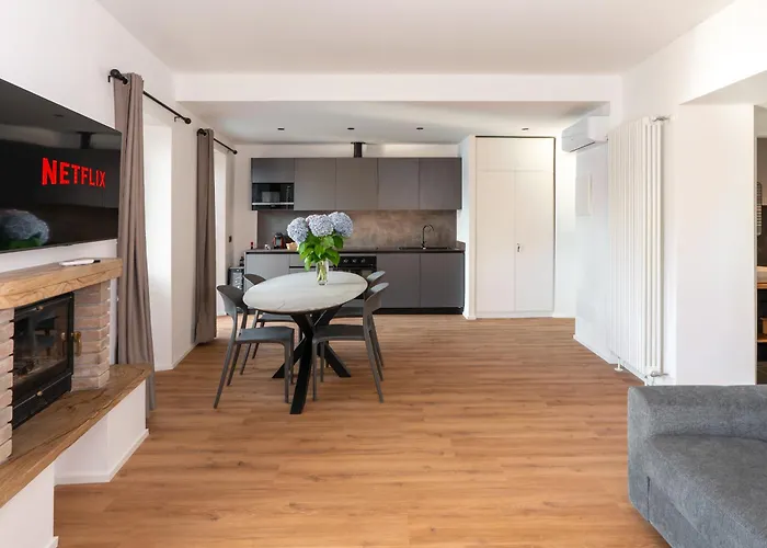 Dn Art - D First Floor With View Terrace And Hot Tub Apartment Blevio
