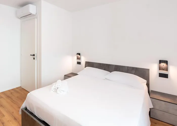 Apartment Dn Art - D First Floor With View Terrace And Hot Tub Blevio