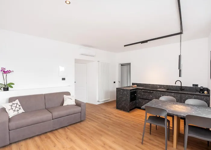 Dn Art - D First Floor With View Terrace And Hot Tub Apartment Blevio