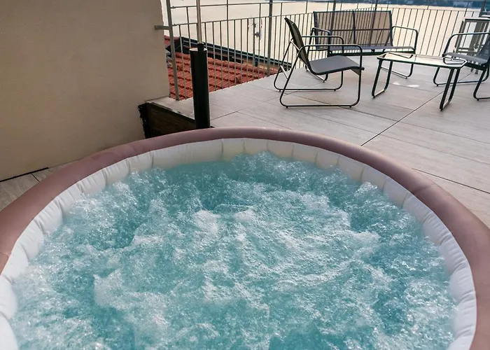 Dn Art - D First Floor With View Terrace And Hot Tub * Blevio